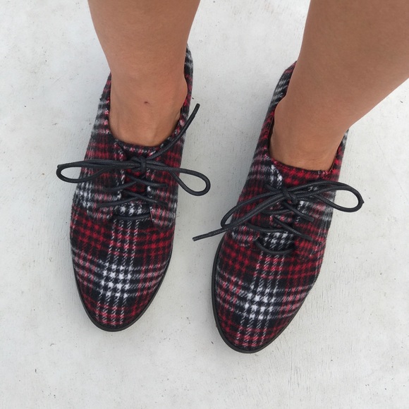 Red Wine Plaid Fabric Lace Up Boyfriend Oxfords - Picture 2 of 8